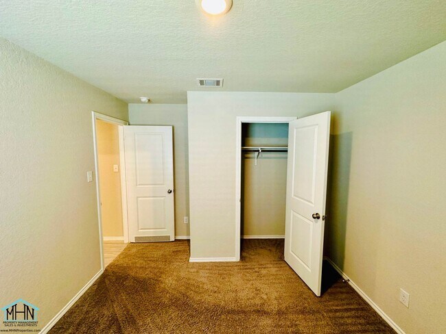 Building Photo - Come Home and Relax in Style in this 3Bedroom 2Bath Home located just a short drive down 1604 fro...