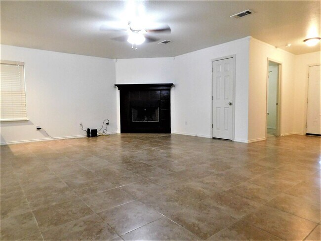 Building Photo - 1102 Katelyn Cir