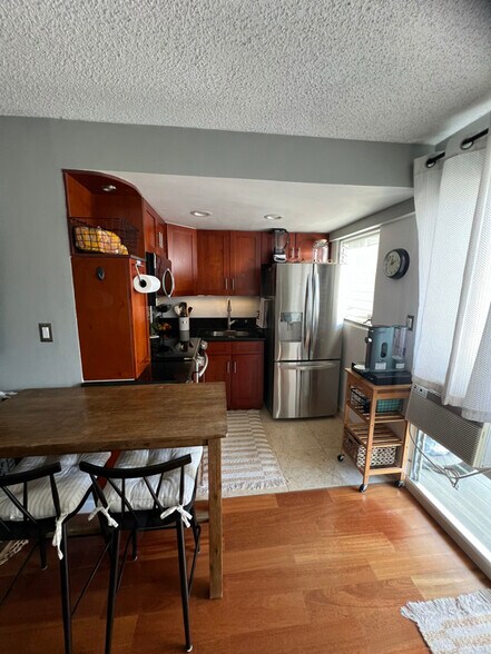 Building Photo - 2609 Ala Wai Blvd