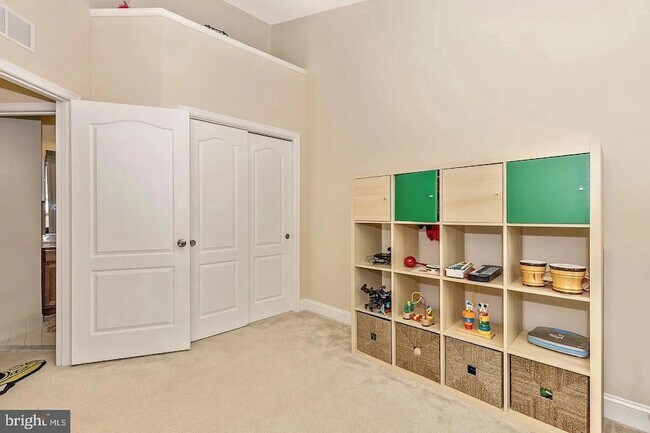 Building Photo - 11882 Country Squire Way