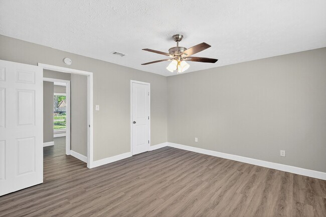 Building Photo - 2510 Marble Falls Dr