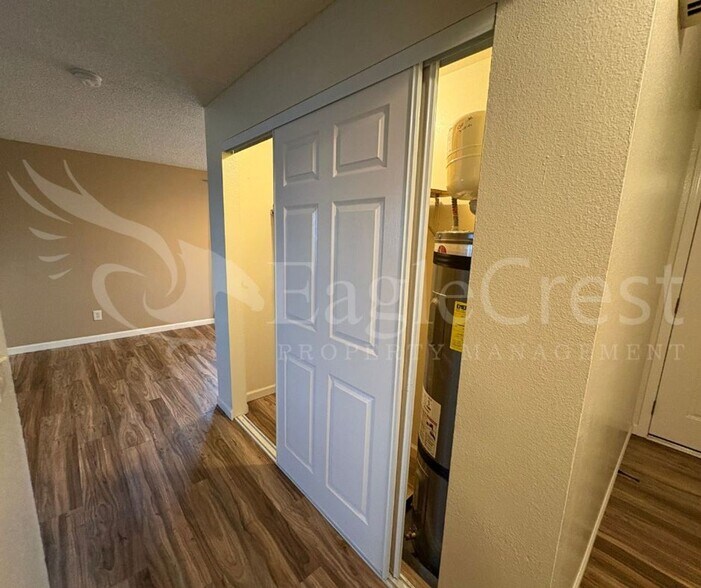 Building Photo - 1816 Evergreen St