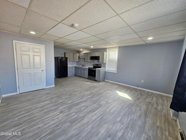 Building Photo - 38 Main St