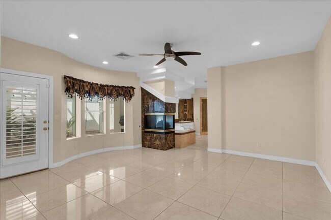 Building Photo - Beautiful Summerlin home in a gated community.