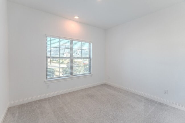 Building Photo - 17116 Coneflower Pl