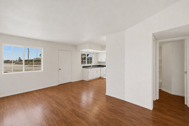 Building Photo - 45 N Phyllis-109