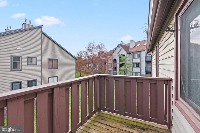 Building Photo - 4820B Aberdeen Dr