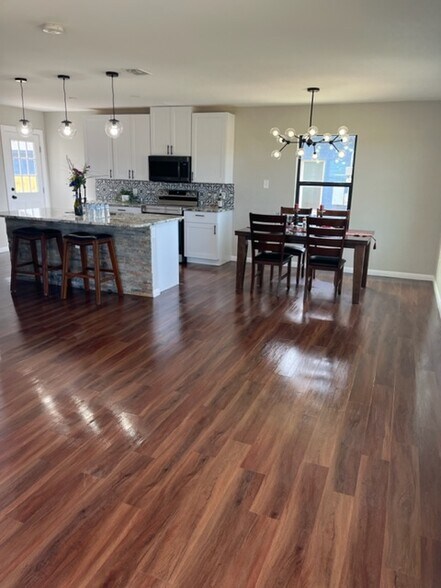 Living Entry to kitchen & dining - 2626 W Ashby Plz