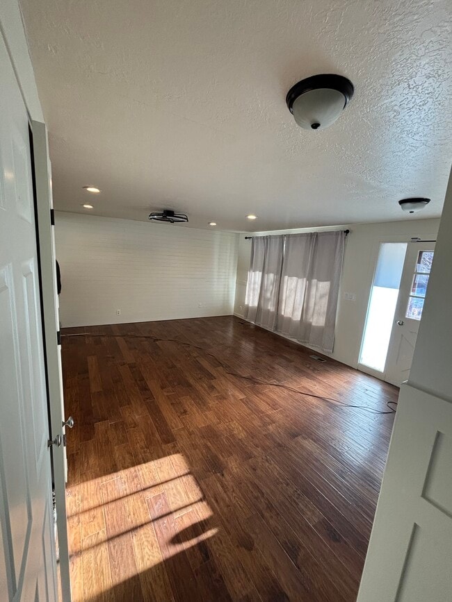 Building Photo - 1458 Cheever Ln