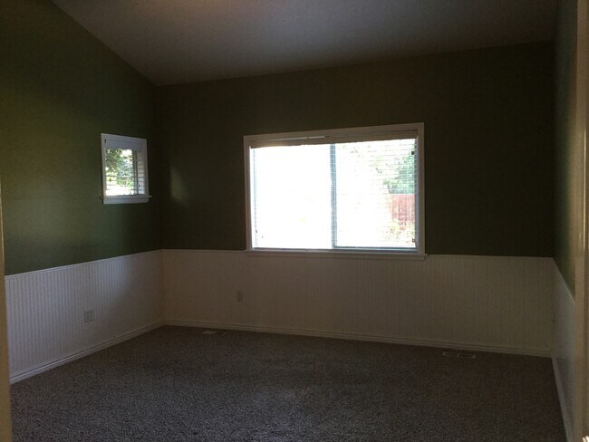 Building Photo - 680 E Havasupai St