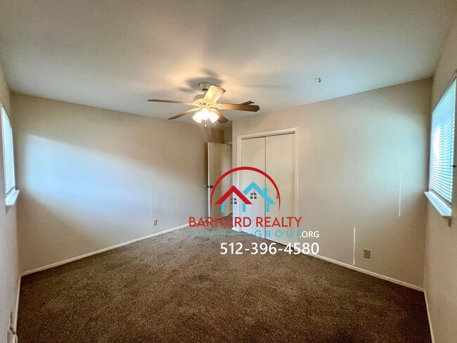 Building Photo - Available July 12: Duplex Close to Texas S...