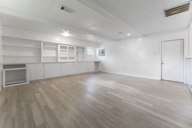 Building Photo - Welcome to a Home Full of Character and Co...