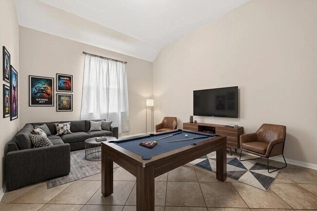 Building Photo - 24527 Royal Pike Dr