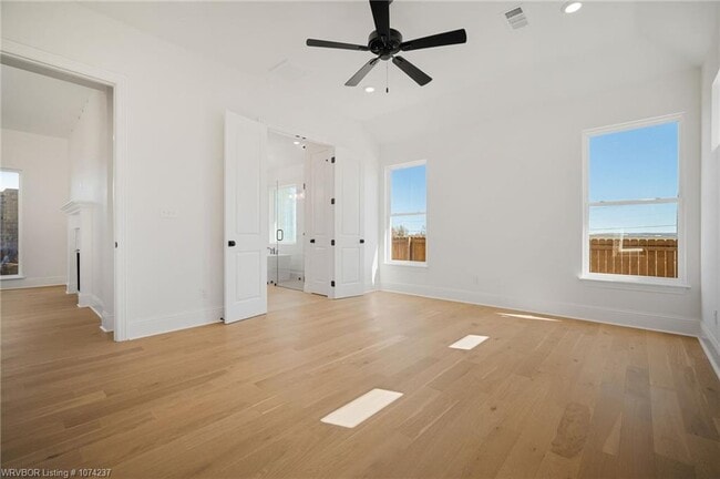 Building Photo - 7627 Woodbine Ln