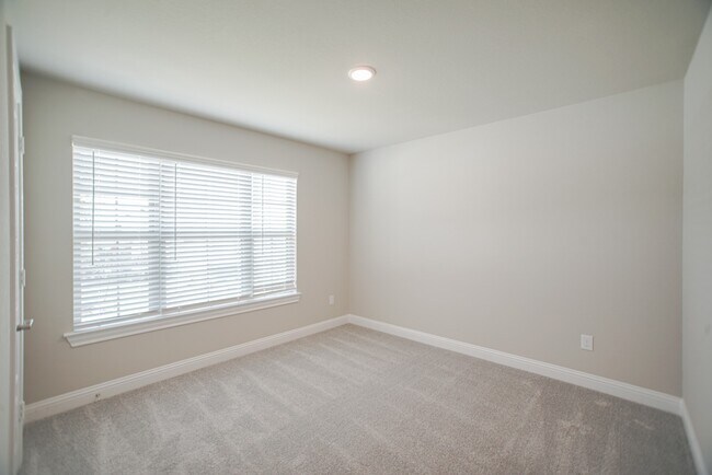 Building Photo - 17112 Coneflower Pl