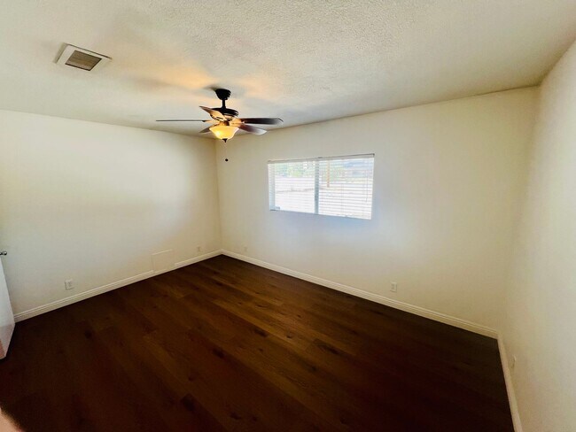 Building Photo - 3-Bedroom Hesperia Home 50% Off 1st Months...