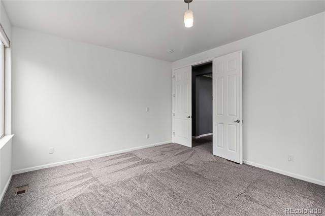 Building Photo - 25845 E Dry Creek Pl