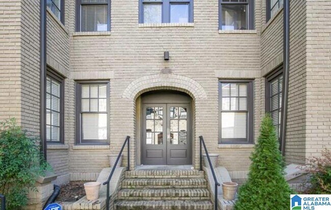 Primary Photo - 3121 Highland Ave