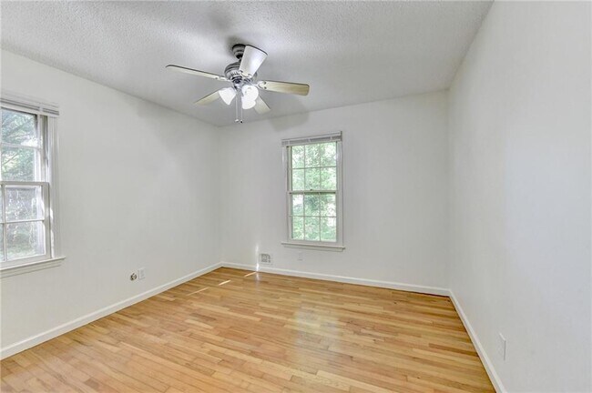 Building Photo - 2628 Whitehurst Dr