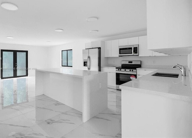 Building Photo - 152 NW 18th St