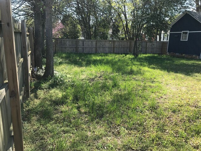 Building Photo - 1001 S 8th St