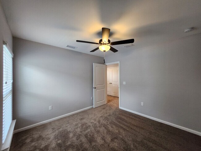 Building Photo - 3 bedroom house for rent in NE Tallahassee...