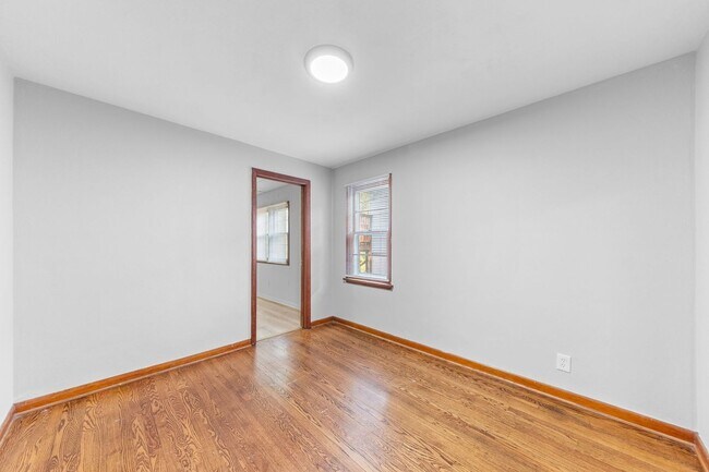 Building Photo - Cozy 3-Bedroom Home in Ferguson – $1,499/m...