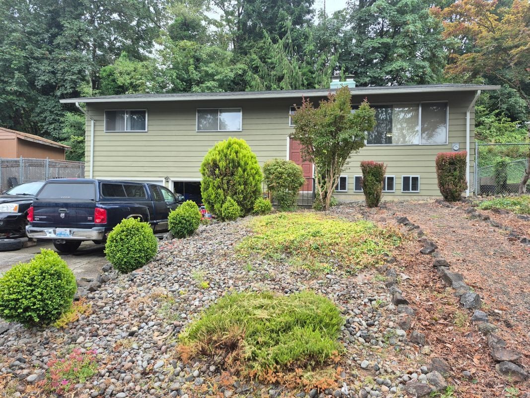 Building Photo - 112 W Canyonview Dr