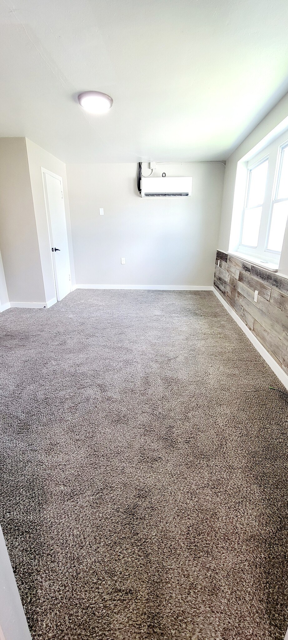 Bedroom area - 206 E Broadway St