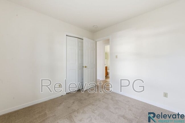 Building Photo - 2713 Chariot St