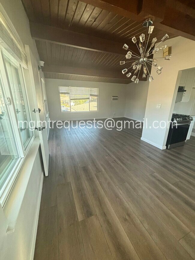 Building Photo - 622 Pine Ave