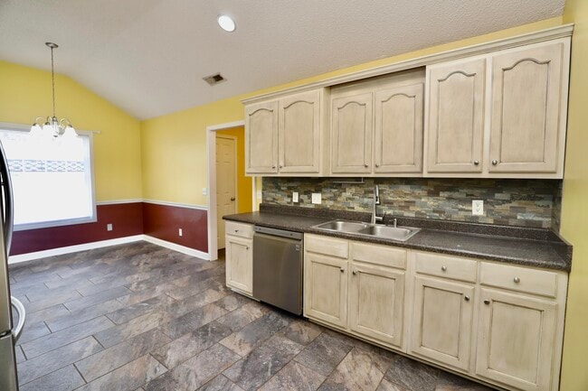 Building Photo - 2605 Turningleaf Ln