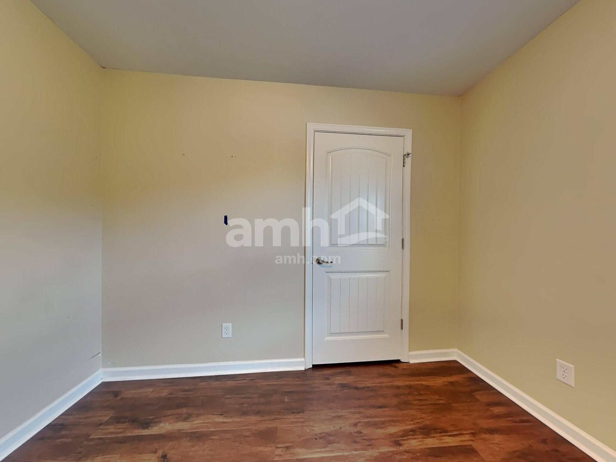 Building Photo - 170 Lake Pointe Dr