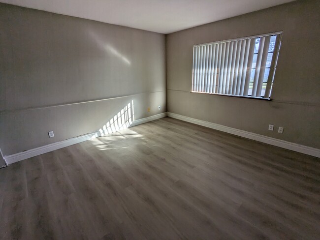 Other bedroom with new flooring - 3972 Ecochee Ave