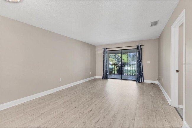 Building Photo - 7866 Eagle Creek Dr