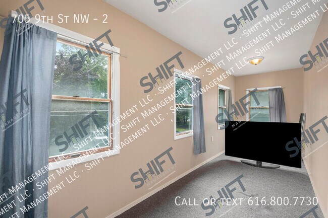 Building Photo - 705 9th St NW