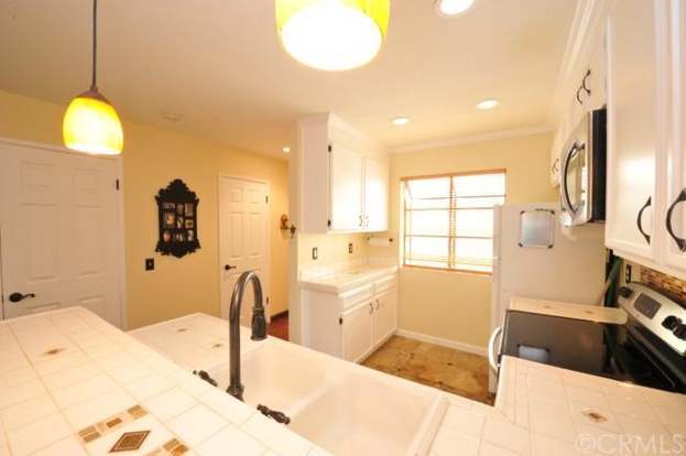 Building Photo - 3 Lakepines-