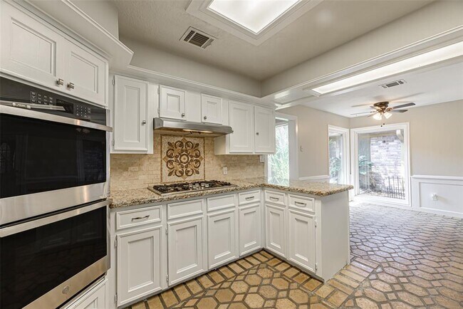 Building Photo - 102 Butlers Ct
