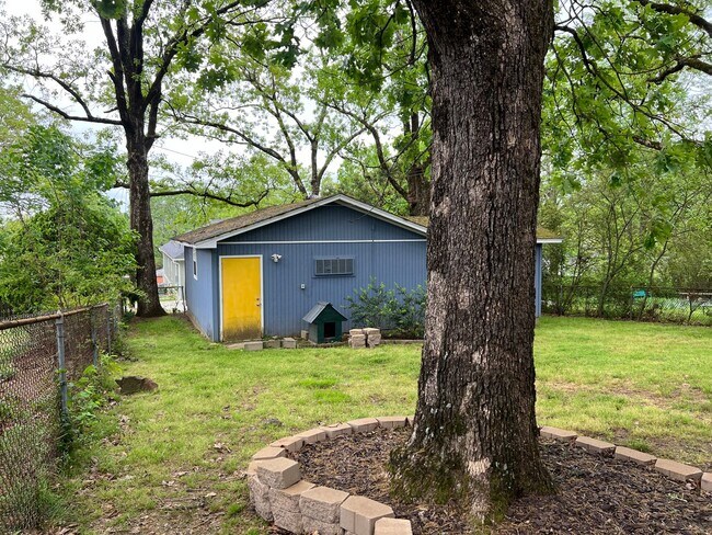 Building Photo - 7803 Delray Dr