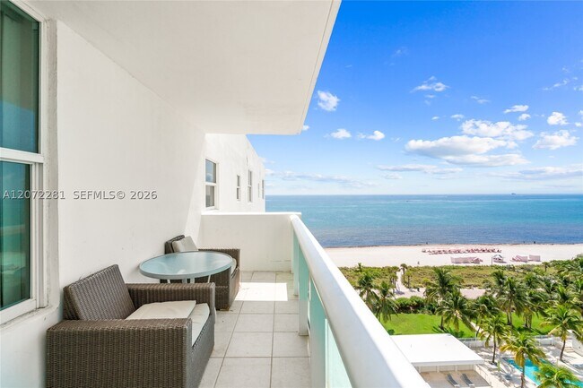 Building Photo - 5001 Collins Ave