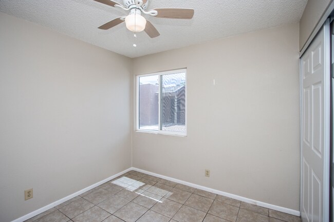 Building Photo - 3Br in gated community