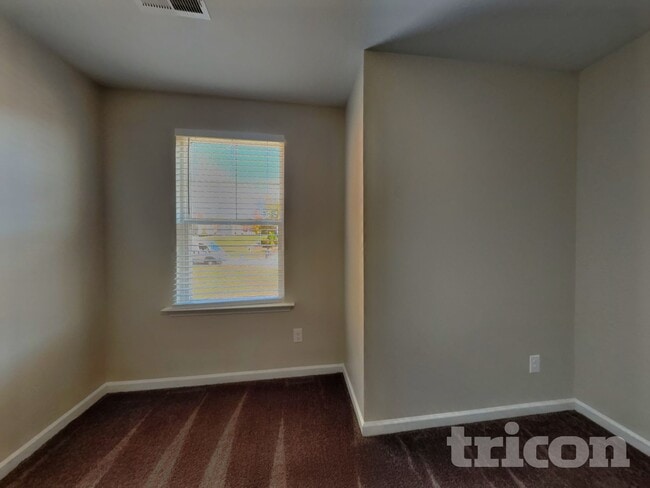 Building Photo - 2900 Dallas Ct