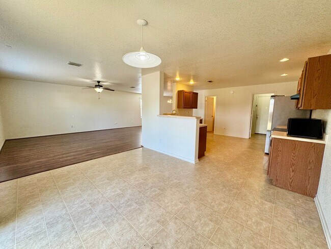 Building Photo - *COMING SOON*  Beautifully Designed Two-Story Home with Loft and Garden Tub!