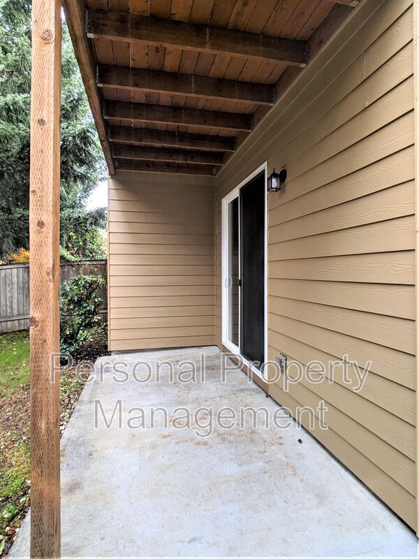 Building Photo - 12020 NE 40th Cir