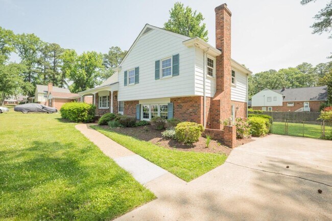Building Photo - 2801 Pennington Rd