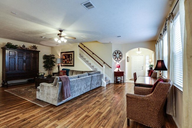 Building Photo - 13003 Iris Garden Ln