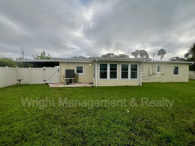 Building Photo - 8330 Waverly Rd N