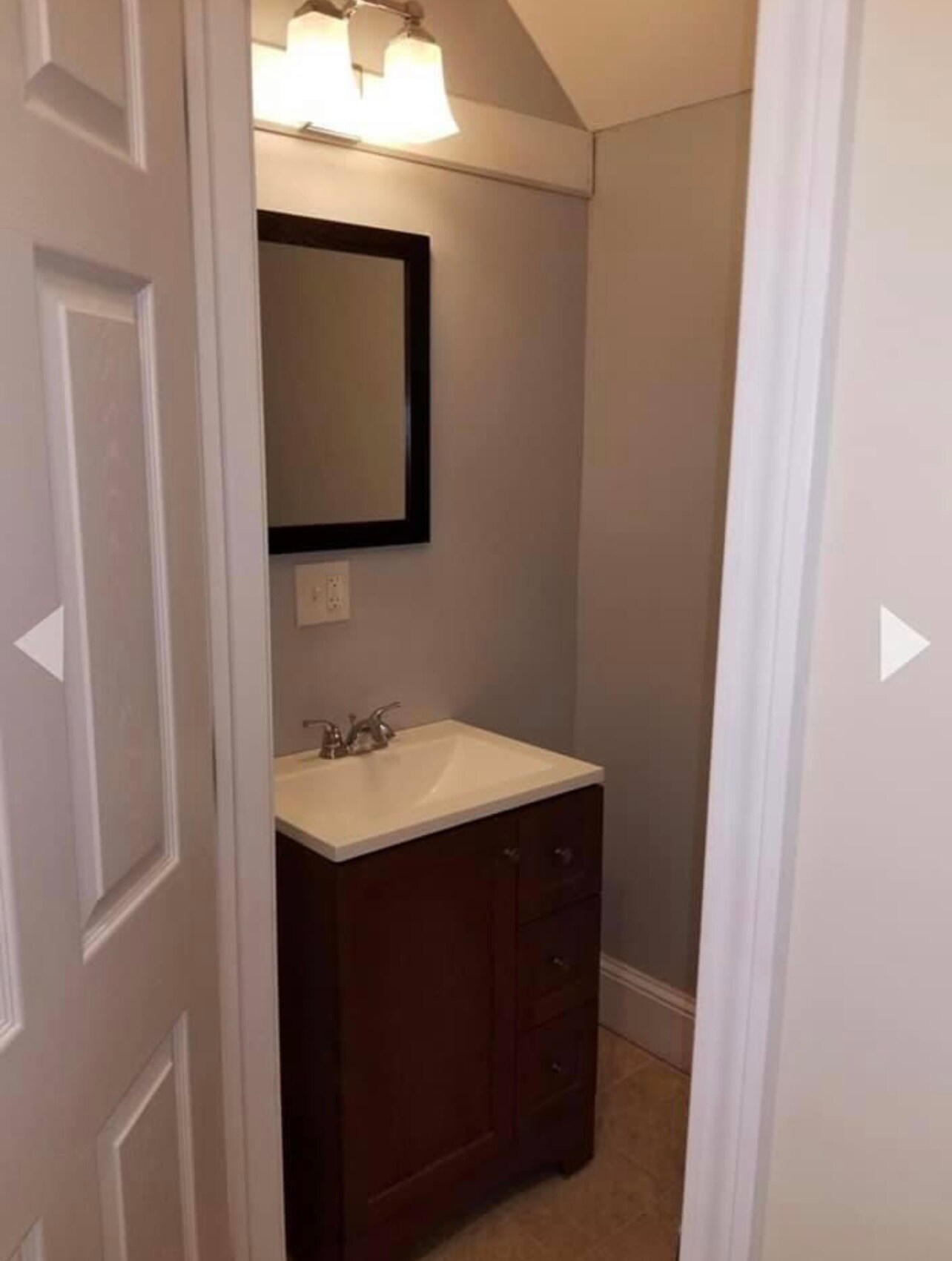 Building Photo - 80 Oak St