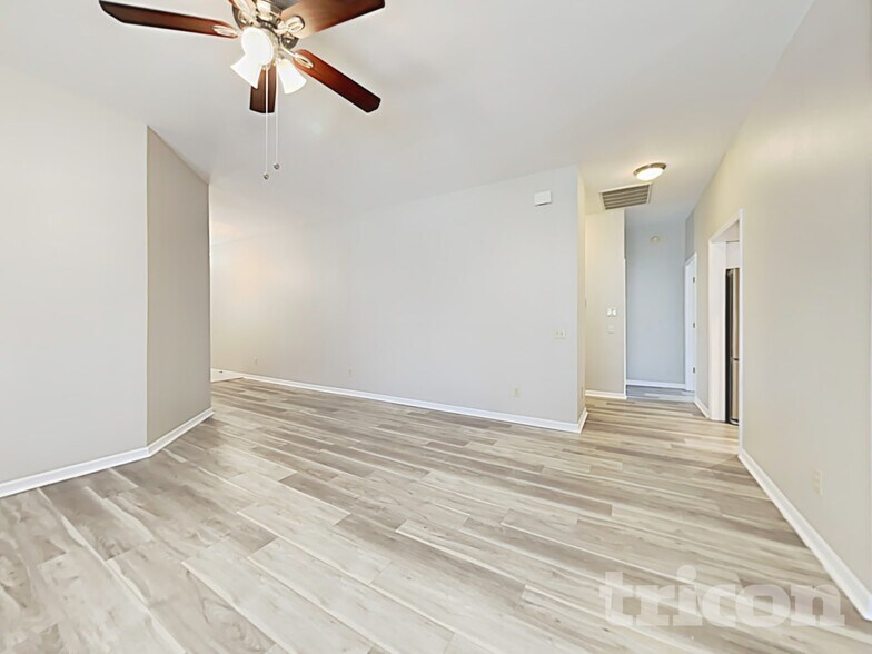 Building Photo - 443 Sandestin Dr SE