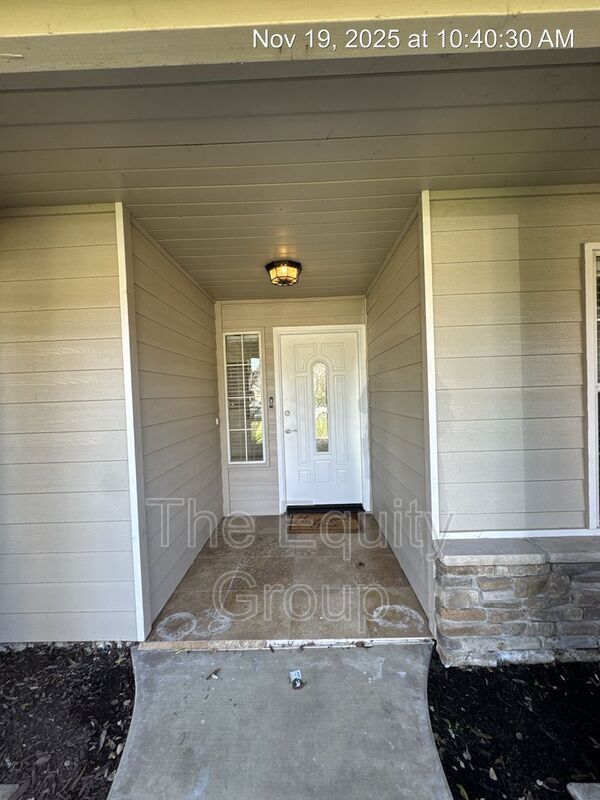 Building Photo - 4909 W Leighson Ave